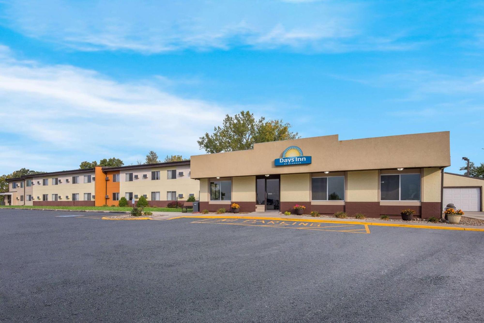Days Inn By Wyndham Newton Exterior foto