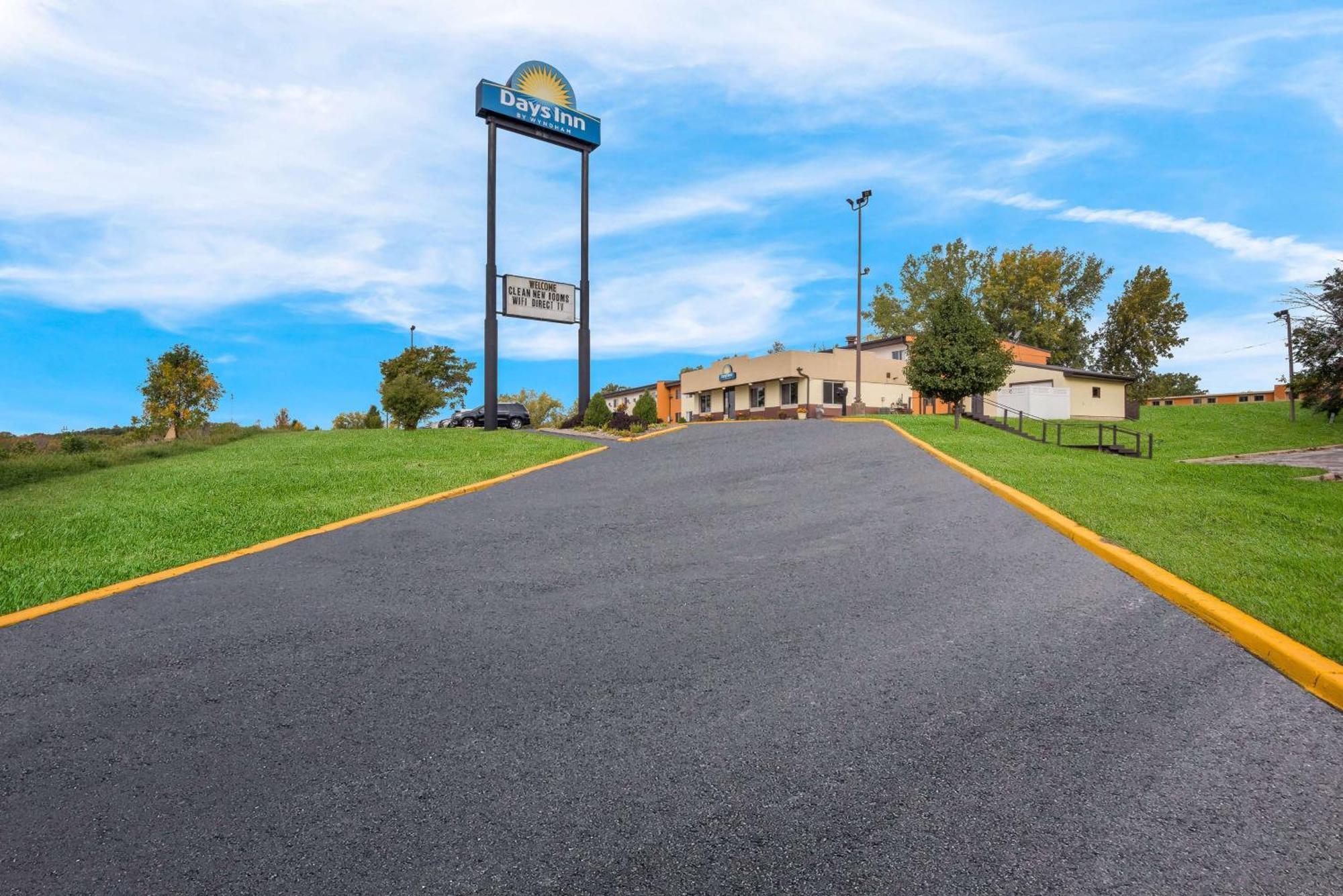 Days Inn By Wyndham Newton Exterior foto